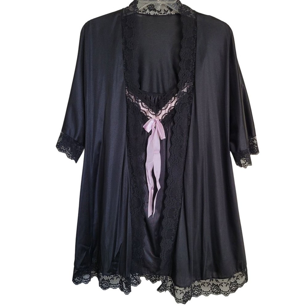 Vintage Black Silky Nylon and Lace Trim Baby doll and Robe Lingerie Lady Cameo